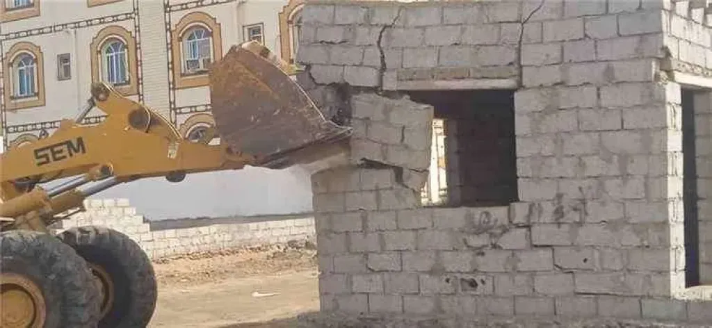 حملة مكبرة لإزالة التعديات في خورمكسر ومسؤول يحذر: ”لن نتهاون